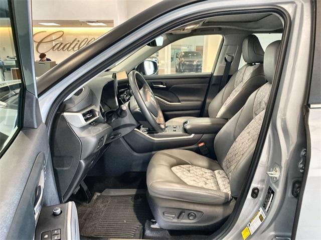 used 2023 Toyota Highlander Hybrid car, priced at $42,995