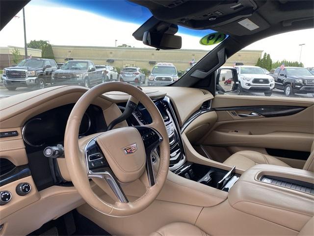 used 2019 Cadillac Escalade ESV car, priced at $45,889