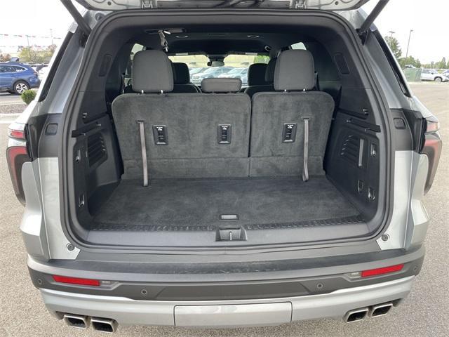 used 2024 Chevrolet Traverse car, priced at $37,995