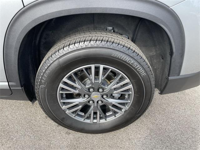 used 2024 Chevrolet Traverse car, priced at $37,995