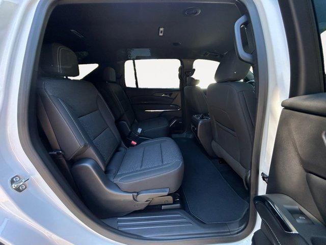 new 2025 Chevrolet Traverse car, priced at $43,890