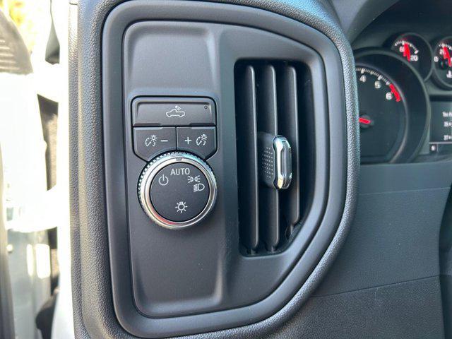 new 2025 GMC Sierra 1500 car, priced at $40,706