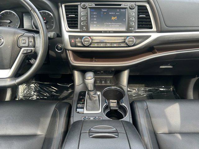 used 2019 Toyota Highlander car, priced at $34,999