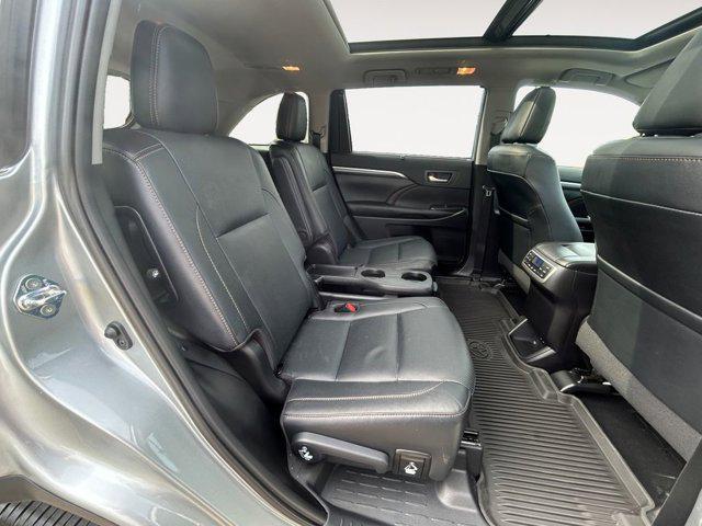 used 2019 Toyota Highlander car, priced at $34,999