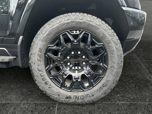 new 2025 GMC HUMMER EV Pickup car, priced at $93,464