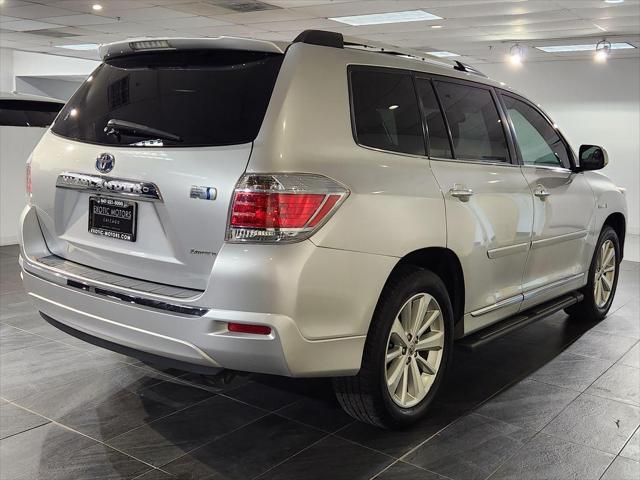 used 2012 Toyota Highlander Hybrid car, priced at $15,900