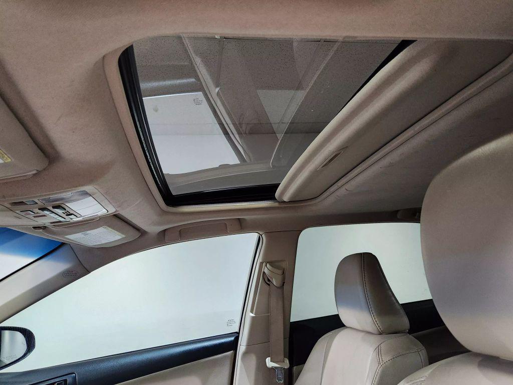 used 2012 Toyota Camry Hybrid car, priced at $14,900