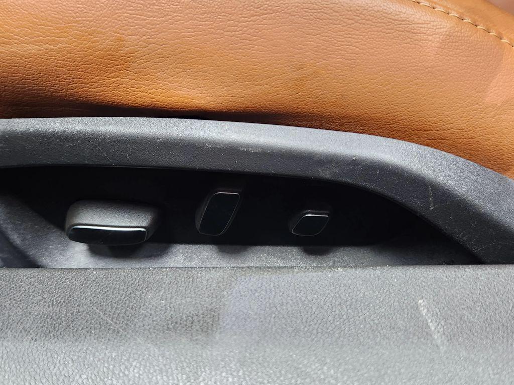 used 2014 Chevrolet Corvette Stingray car, priced at $38,900