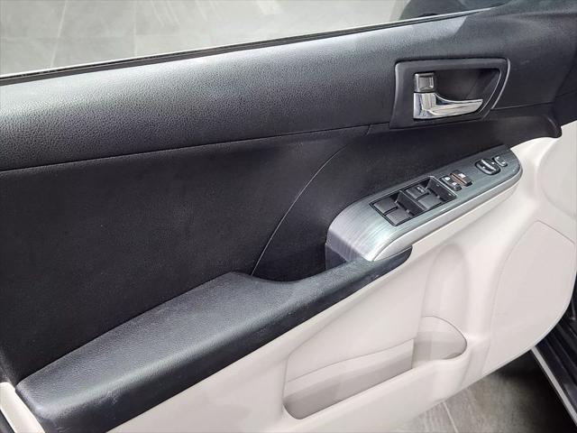 used 2012 Toyota Camry Hybrid car, priced at $15,900