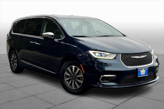 used 2023 Chrysler Pacifica Hybrid car, priced at $37,440