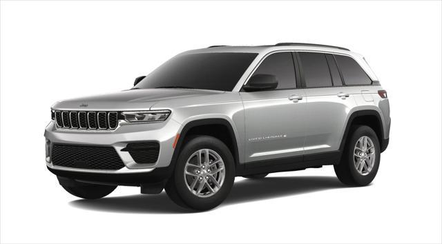 new 2025 Jeep Grand Cherokee car, priced at $40,696