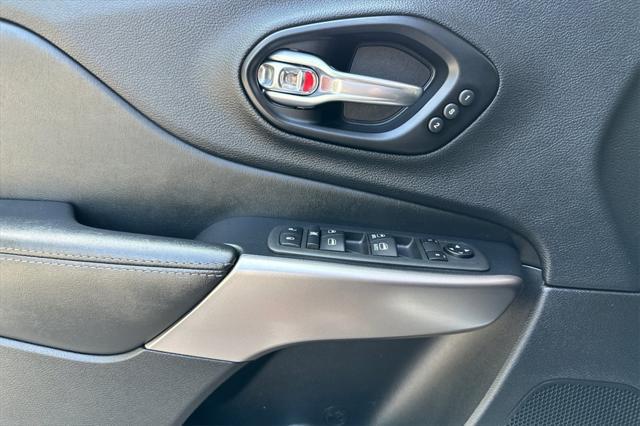 used 2022 Jeep Cherokee car, priced at $23,795