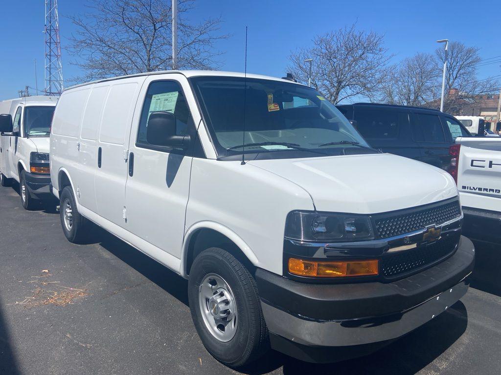 new 2025 Chevrolet Express 2500 car, priced at $45,680