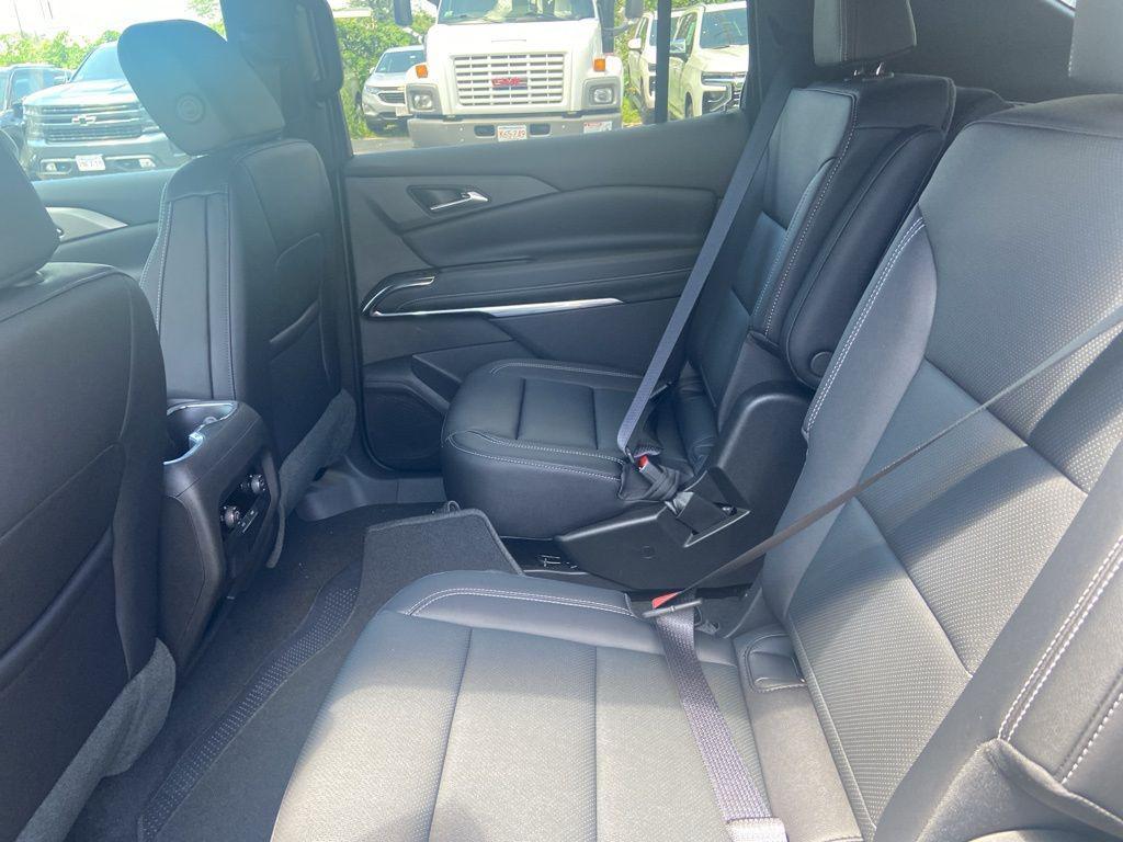 new 2025 Chevrolet Traverse car, priced at $44,060