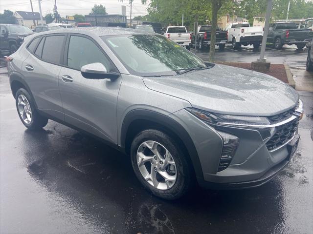new 2025 Chevrolet Trax car, priced at $22,735