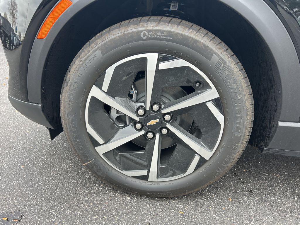 new 2026 Chevrolet Equinox EV car, priced at $31,995