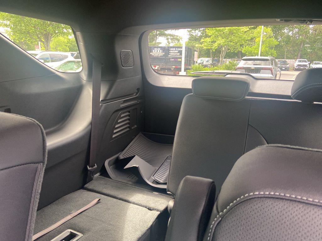 new 2025 Chevrolet Traverse car, priced at $44,060