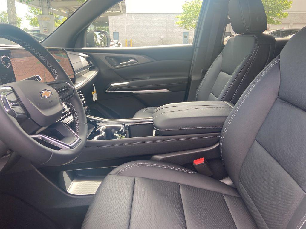 new 2025 Chevrolet Traverse car, priced at $44,060