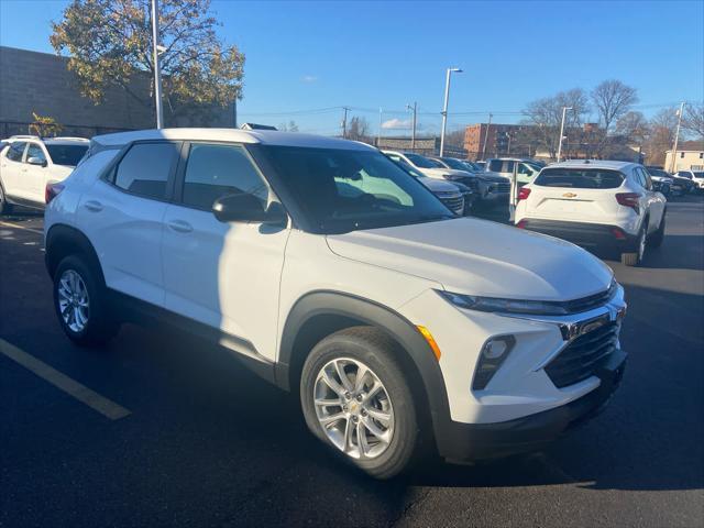 new 2025 Chevrolet TrailBlazer car, priced at $27,035