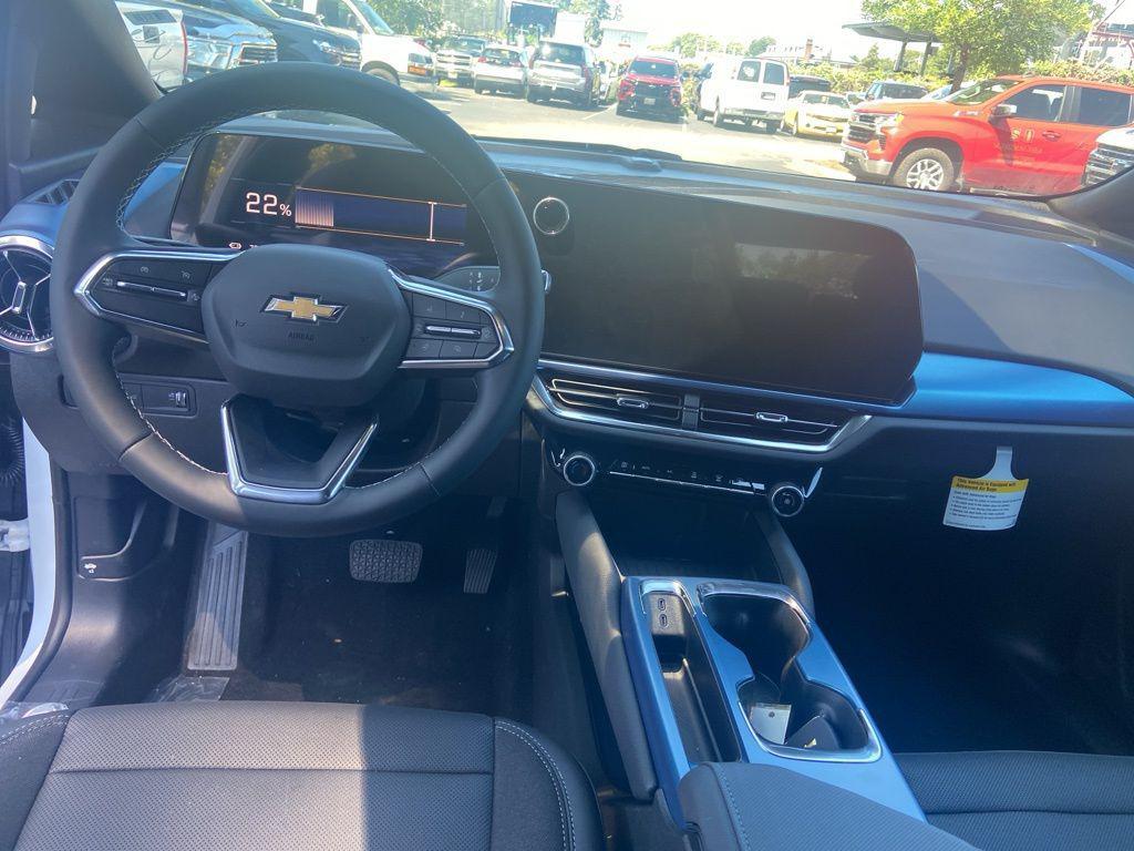 new 2025 Chevrolet Equinox EV car, priced at $43,890