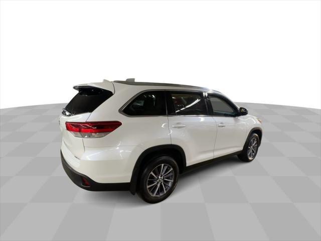 used 2019 Toyota Highlander car, priced at $22,675