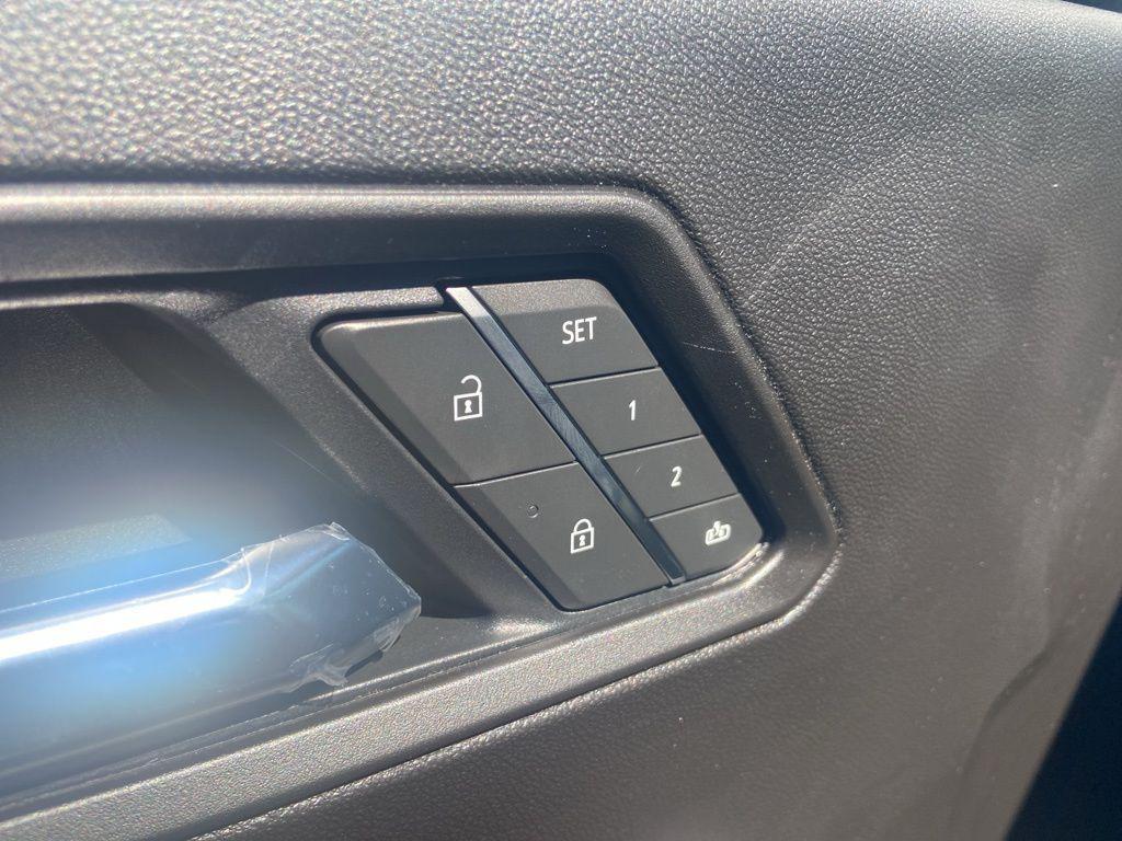 new 2025 Chevrolet Colorado car, priced at $52,995