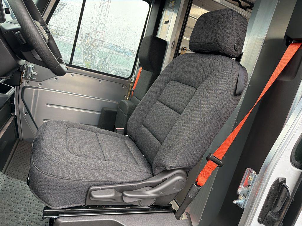 new 2025 Chevrolet BrightDrop 400 car