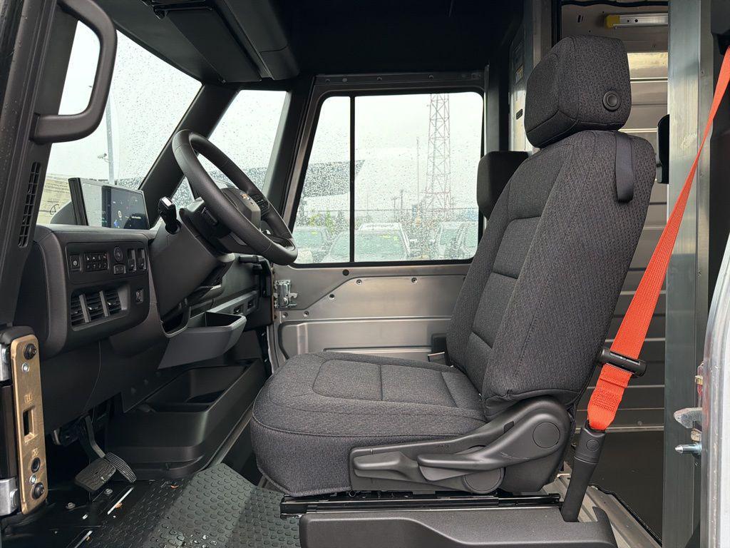 new 2025 Chevrolet BrightDrop 400 car