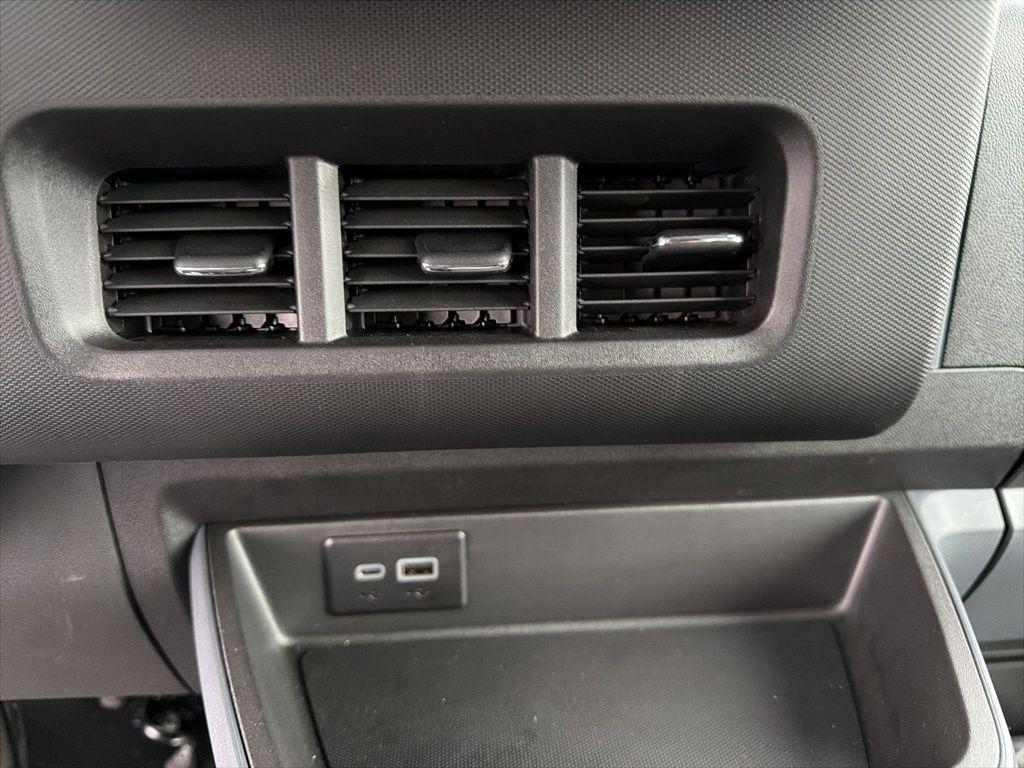 new 2025 Chevrolet BrightDrop 400 car