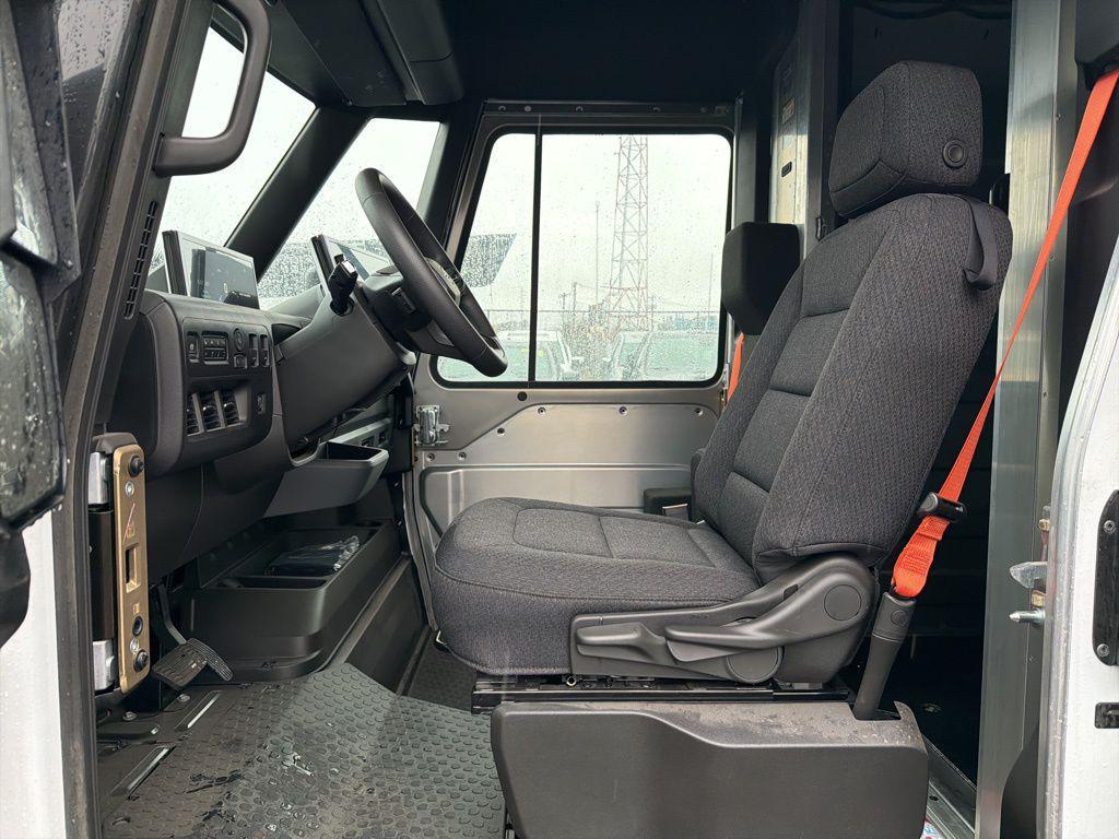 new 2025 Chevrolet BrightDrop 600 car