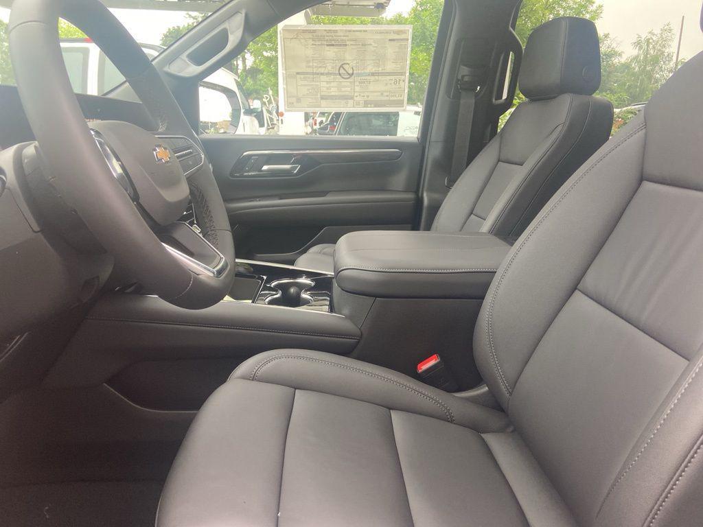 new 2025 Chevrolet Suburban car, priced at $75,875