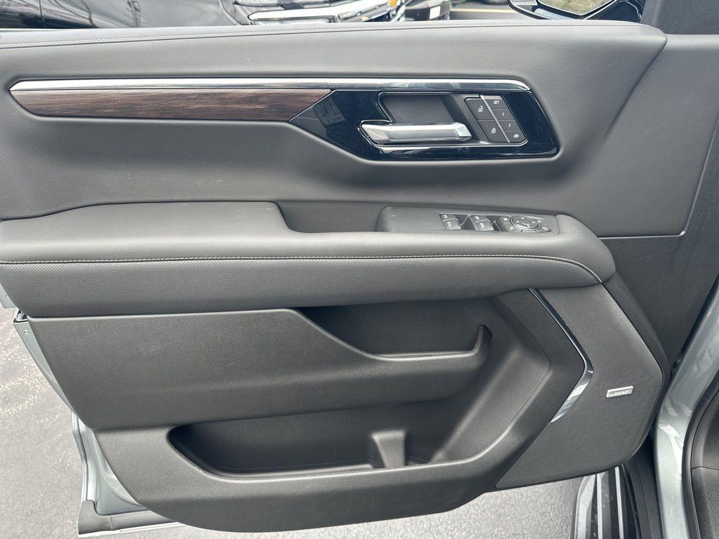 new 2026 Chevrolet Suburban car, priced at $86,105