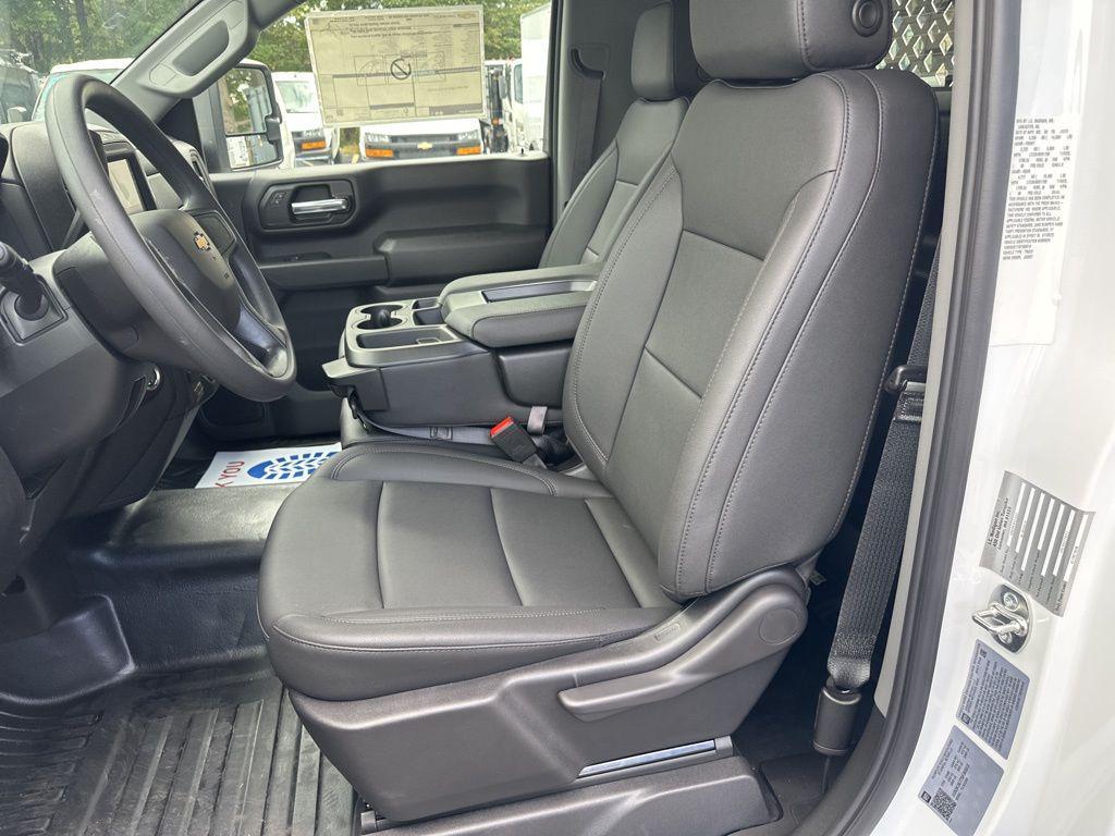 new 2025 Chevrolet Silverado 3500 car, priced at $50,543