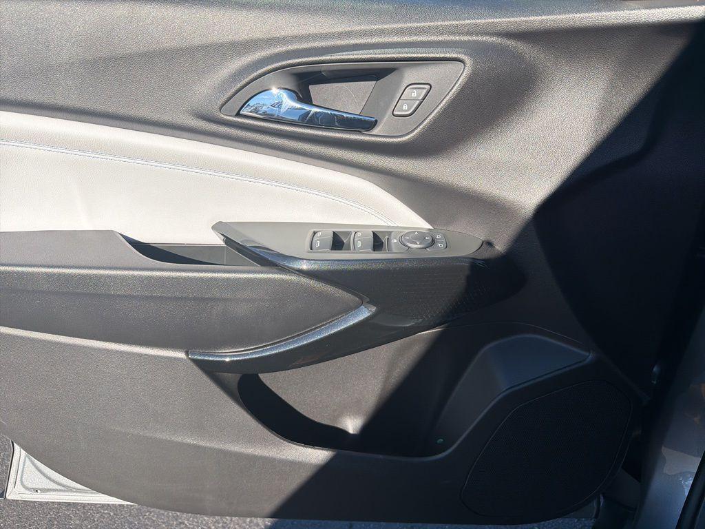 new 2026 Chevrolet Trax car, priced at $25,495