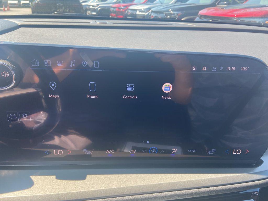 new 2026 Chevrolet Traverse car, priced at $45,630