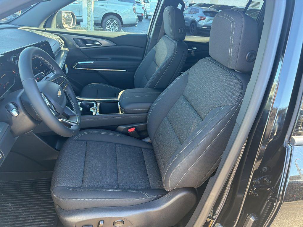 new 2026 Chevrolet Traverse car, priced at $45,915