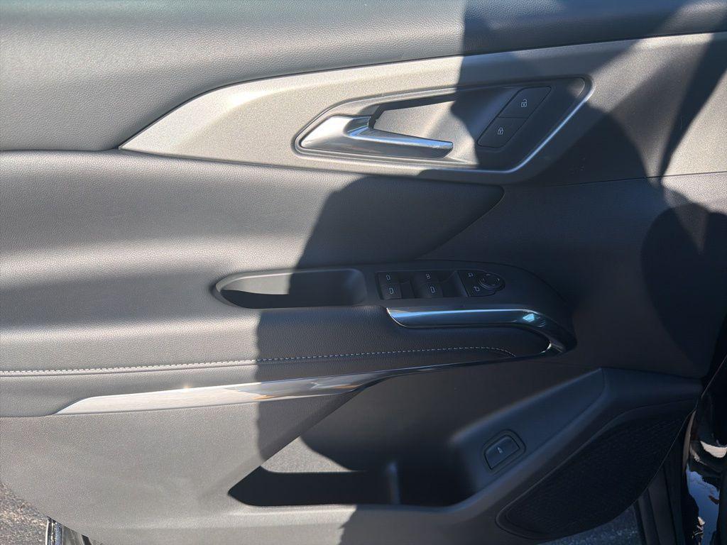 new 2026 Chevrolet Traverse car, priced at $45,915