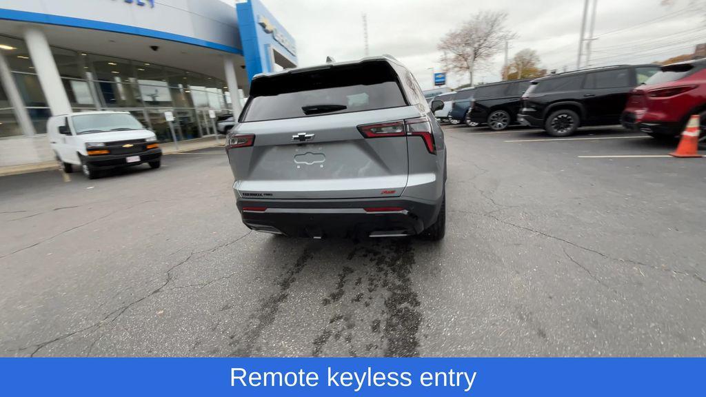 used 2025 Chevrolet Equinox car, priced at $33,498