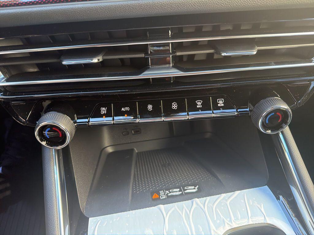 new 2026 Chevrolet Traverse car, priced at $52,060