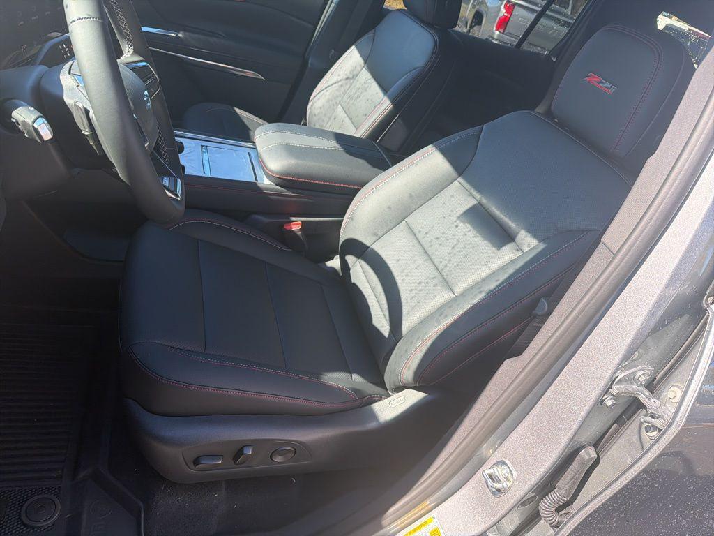 new 2026 Chevrolet Traverse car, priced at $52,060