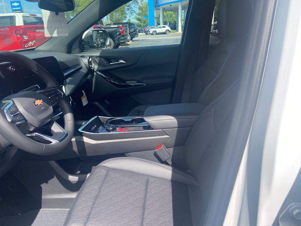 new 2026 Chevrolet Equinox car, priced at $34,370