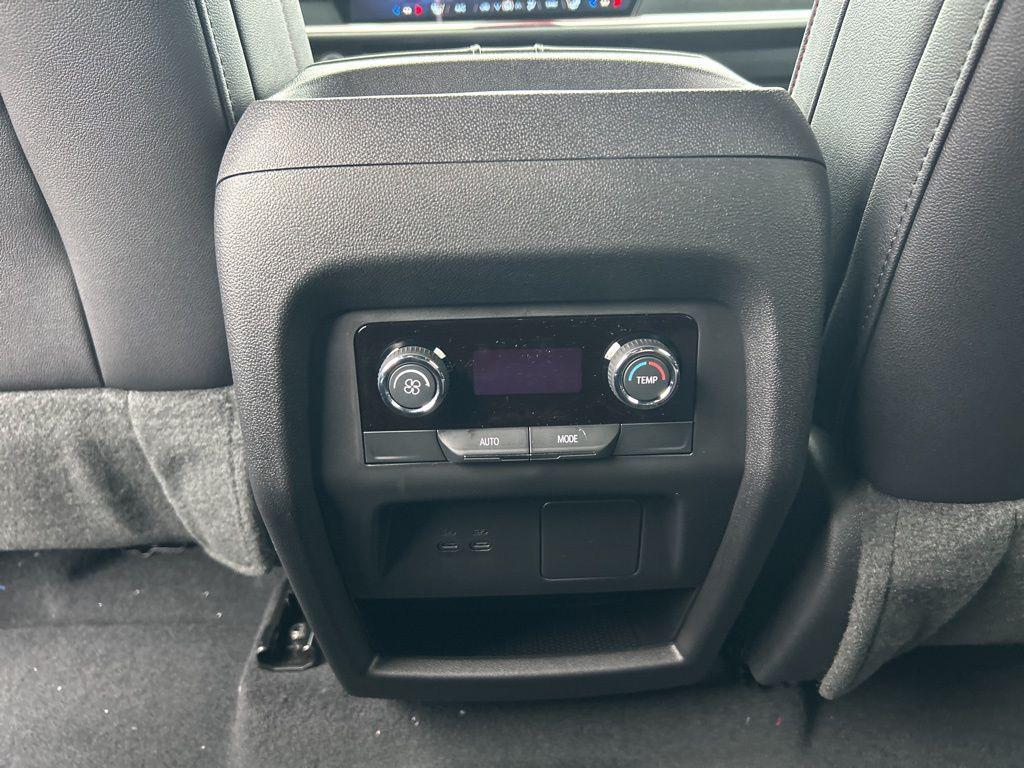 new 2026 Chevrolet Traverse car, priced at $52,290