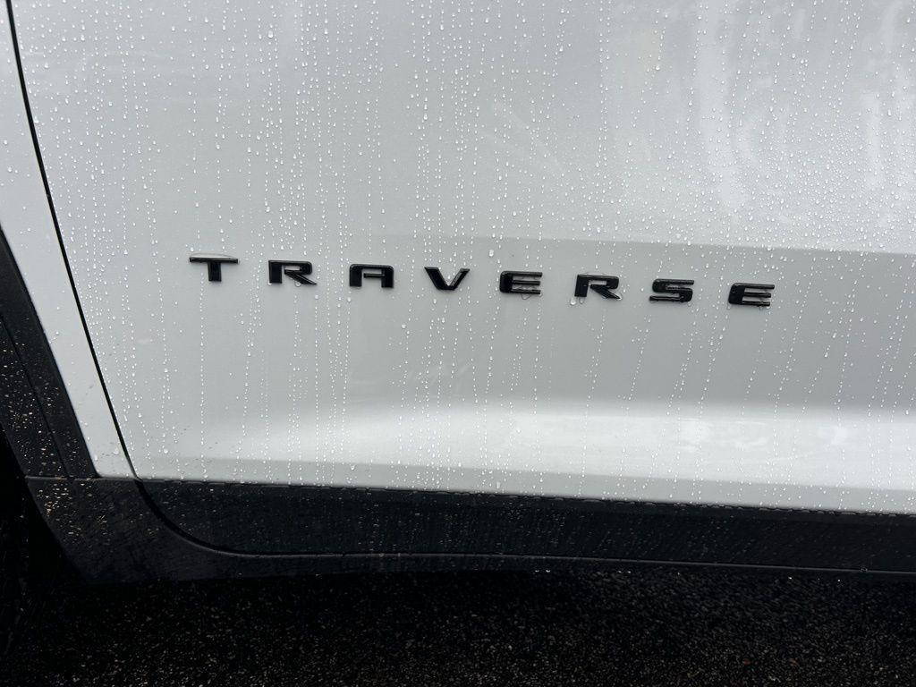new 2026 Chevrolet Traverse car, priced at $52,290