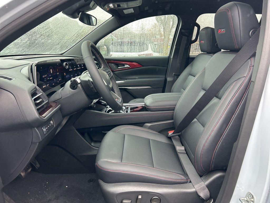 new 2026 Chevrolet Traverse car, priced at $52,290