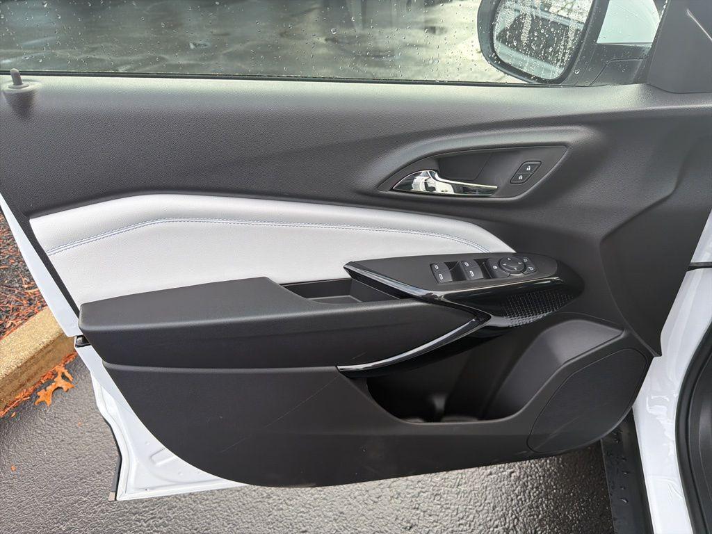 new 2026 Chevrolet Trax car, priced at $25,495