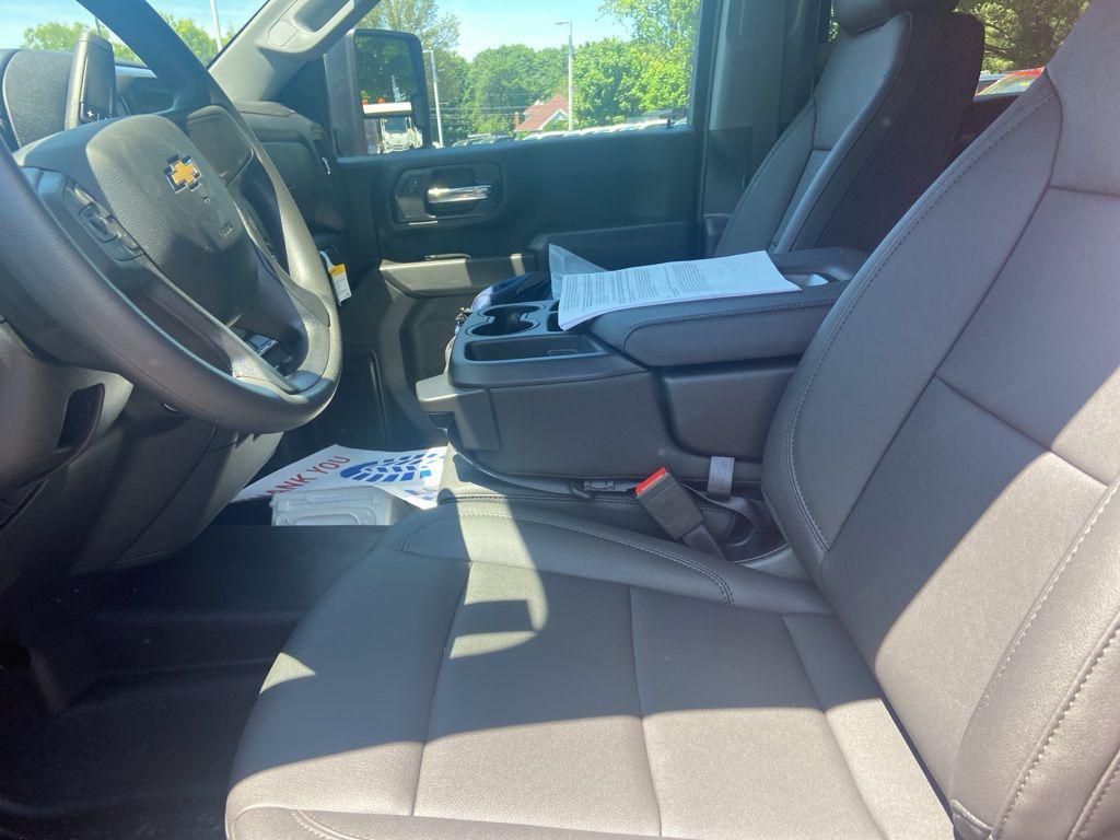 new 2025 Chevrolet Silverado 3500 car, priced at $51,803