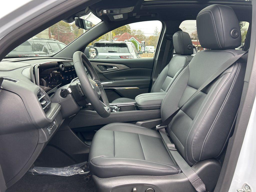 new 2026 Chevrolet Traverse car, priced at $48,415