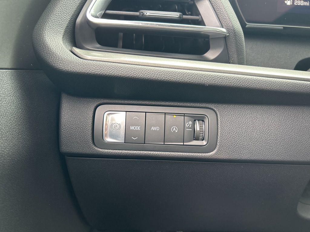 new 2026 Chevrolet Traverse car, priced at $48,415