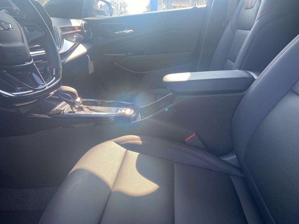 new 2025 Chevrolet Trax car, priced at $27,480
