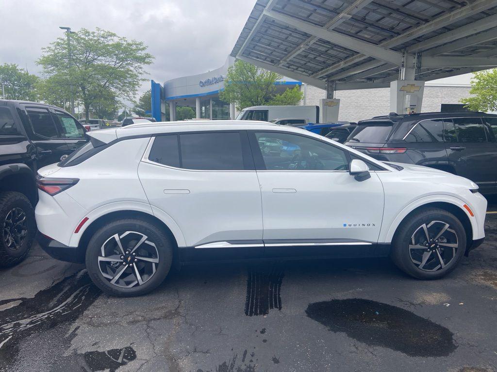 new 2025 Chevrolet Equinox EV car, priced at $42,890